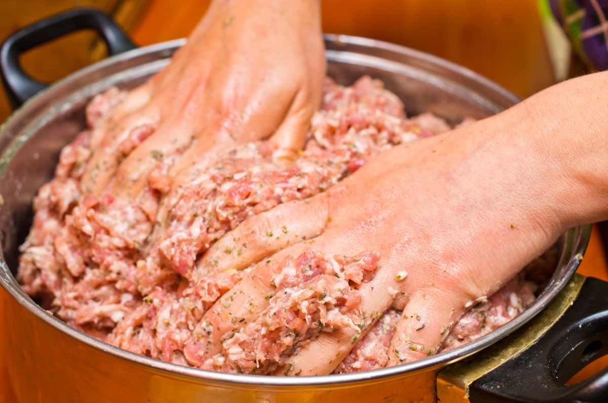 Mixing stuffing ingredients by hand